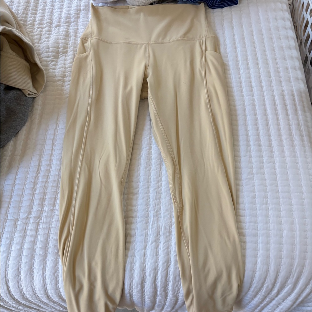 Lululemon 25” leggings with pockets